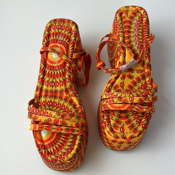 NEW| Retro 70’s Colorful Platform Sandals - Picture 7 of 10